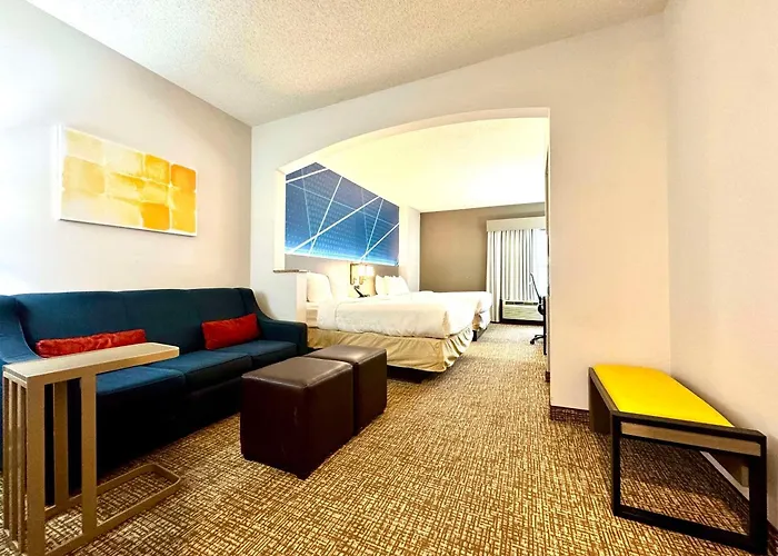 Comfort Suites East Brunswick - South River