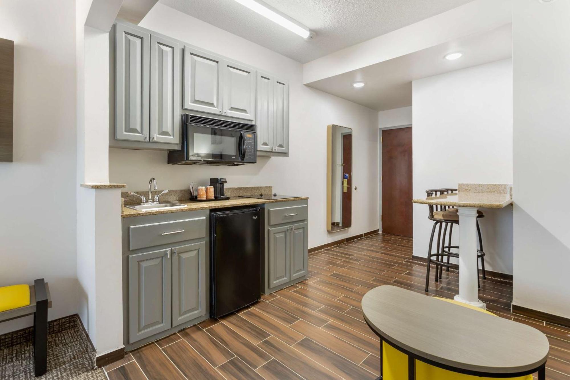 Hotel Comfort - South River East Brunswick