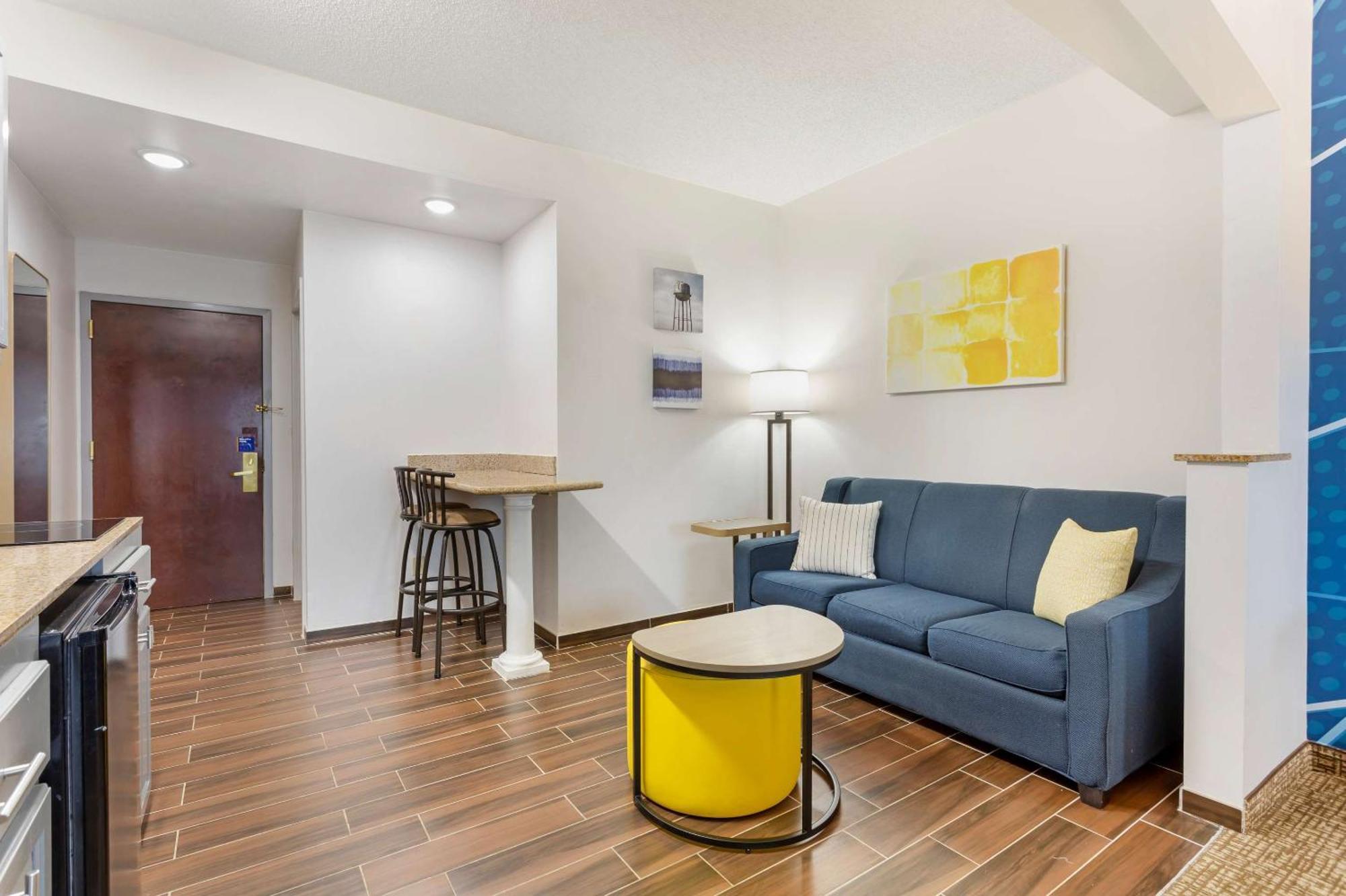 Comfort - South River Hotel 3*