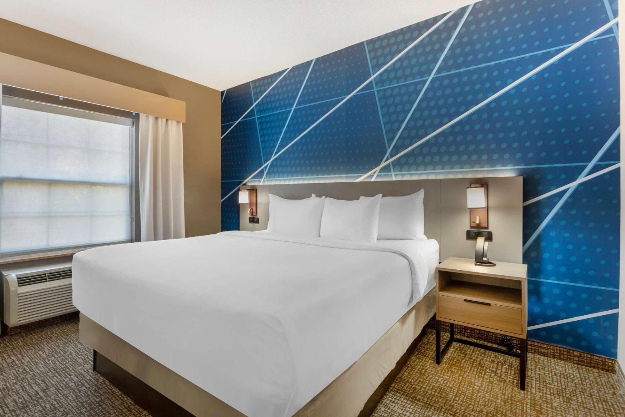 Hotel Comfort - South River 3*